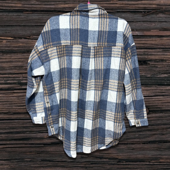 Amoli Shacket - Picture 2 of 5